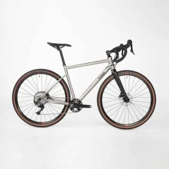 Herren Titanrahmen Gravelbike – Triban GRVL 900